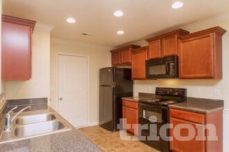 1206 Aretha Dr in Murfreesboro, TN - Foto de edificio - Building Photo