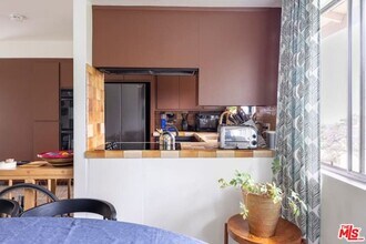 702 Cavanagh Rd in Glendale, CA - Building Photo - Building Photo