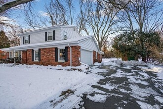 126 Orchardale Dr in Rochester Hills, MI - Building Photo - Building Photo