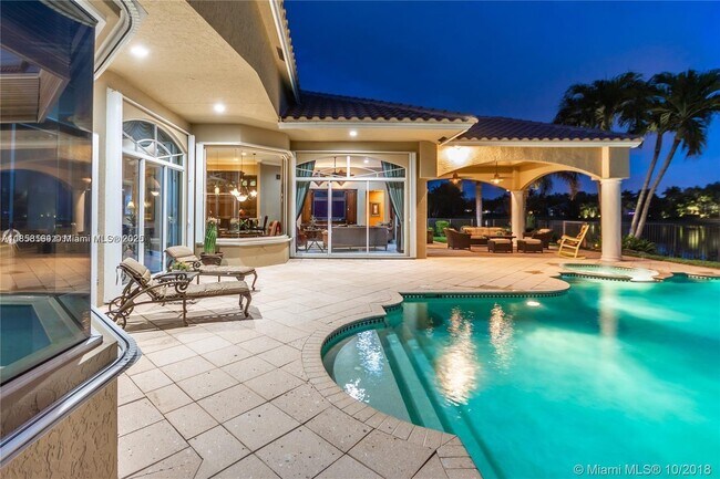 2726 Meadowood Dr in Weston, FL - Building Photo - Building Photo