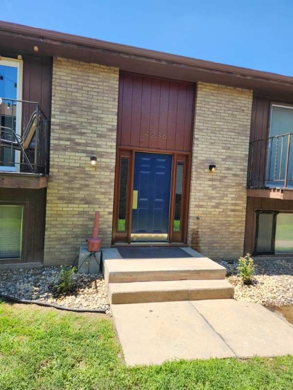 4236 Huntington Ave