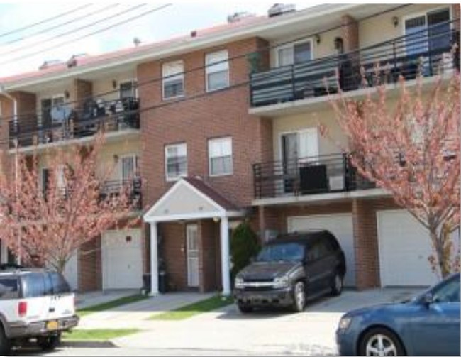 441 Amber St in Brooklyn, NY - Building Photo - Building Photo