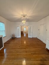 466 Beech St, Unit 1 in Boston, MA - Building Photo - Building Photo
