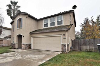 1009 Foxfire Dr in Manteca, CA - Foto de edificio - Building Photo