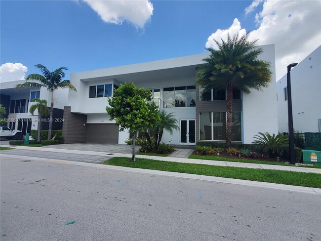 10273 NW 74th Terrace in Doral, FL - Foto de edificio - Building Photo