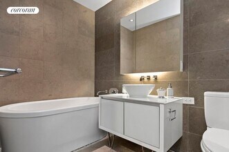 247 W 46th St in New York, NY - Building Photo - Building Photo