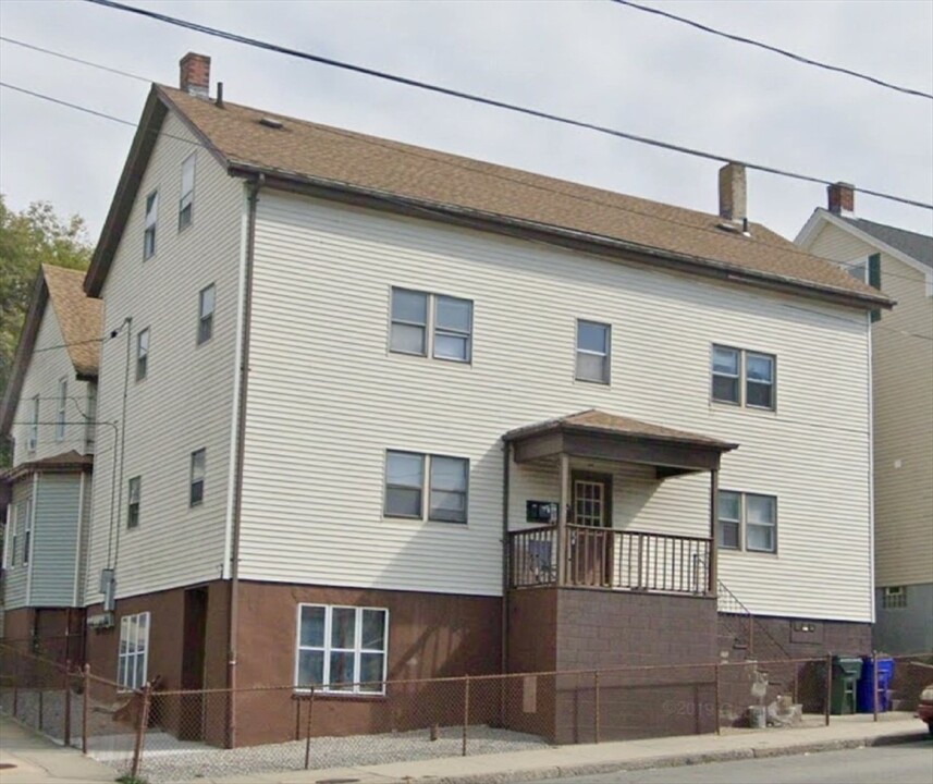 64 Hunter St in Fall River, MA - Building Photo