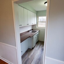1793 Crest Hill Ave in Cincinnati, OH - Building Photo - Building Photo