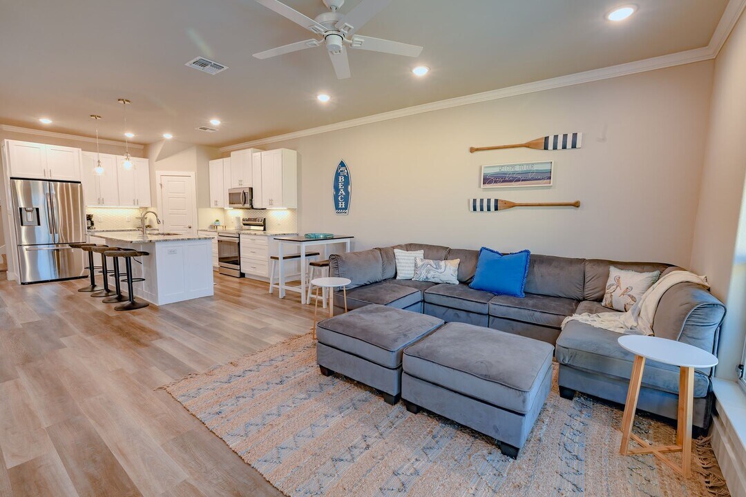 14010 Fortuna Bay Dr in Corpus Christi, TX - Building Photo