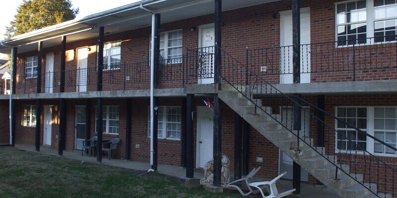 204 N Warren St-Unit -12 in Morgantown, KY - Building Photo