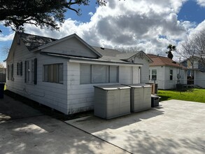 444 Texas Ave in Corpus Christi, TX - Foto de edificio - Building Photo