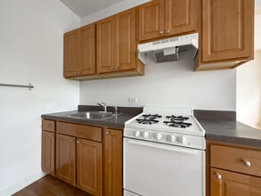 1742 N Humboldt Blvd, Unit 204 in Chicago, IL - Foto de edificio - Building Photo