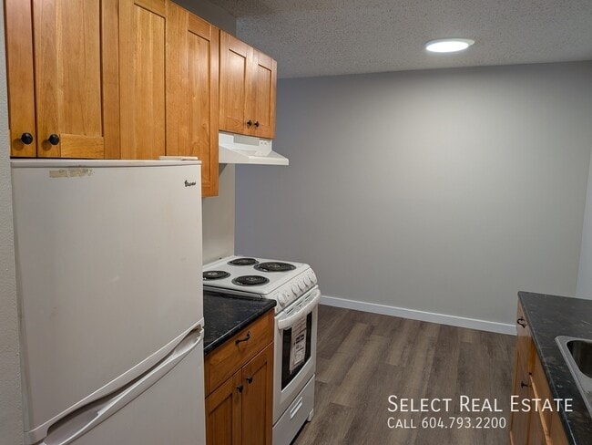 1755 No 9 Highway212 in Agassiz, BC - Building Photo - Building Photo