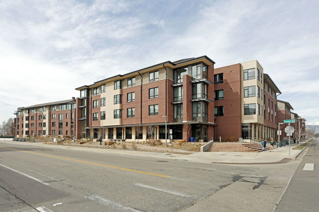 Walnut Aggie Village Apartments in Fort Collins, CO - Foto de edificio - Building Photo