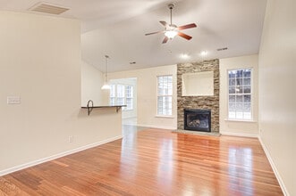 6524 Overland Park Dr in Greensboro, NC - Building Photo - Building Photo