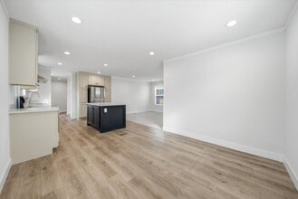 2110 24th St NE in Hickory, NC - Building Photo - Building Photo