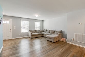 1108 Lake Village Dr in Columbia, SC - Building Photo - Building Photo