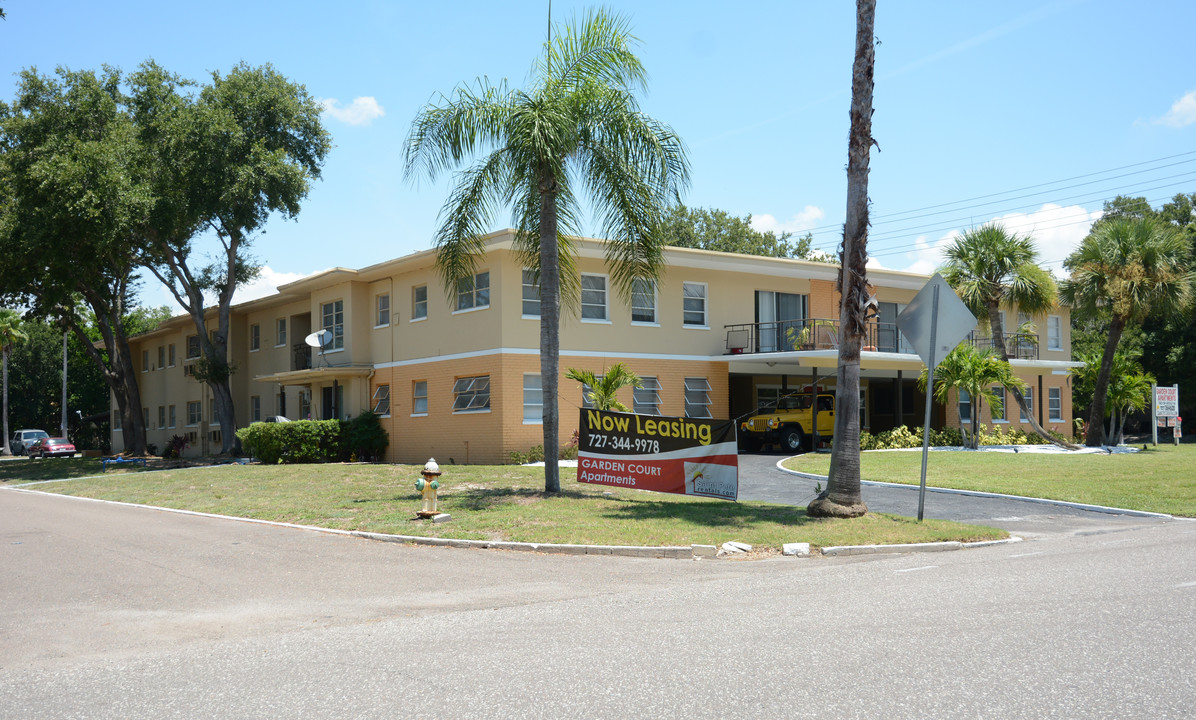 Garden Court Apartments in St. Petersburg, FL - Building Photo