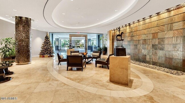2211 E Camelback Rd in Phoenix, AZ - Building Photo - Building Photo