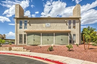 2981 Country Manor Ln in Las Vegas, NV - Building Photo - Building Photo