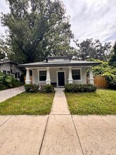 8003 N Alaska St in Tampa, FL - Foto de edificio - Building Photo