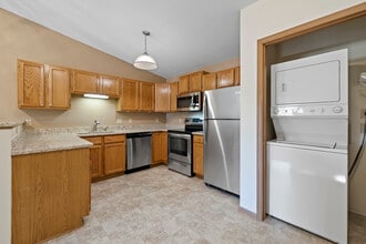 West Ridge Luxury Apartments in Burlington, WI - Building Photo - Building Photo