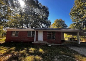 3007 Hollywood St in Texarkana, TX - Building Photo