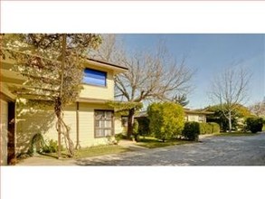 632 Chiquita Ave in Mountain View, CA - Building Photo - Building Photo