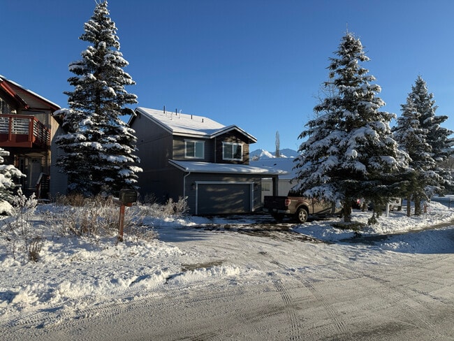 2527 Wesleyan Dr in Anchorage, AK - Building Photo - Building Photo