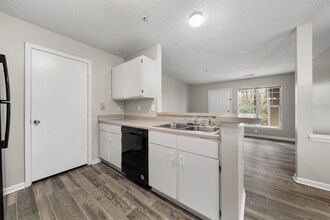 2431 Hill St in Raleigh, NC - Building Photo - Building Photo