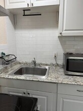 1472 W 29th St in Riviera Beach, FL - Building Photo - Building Photo