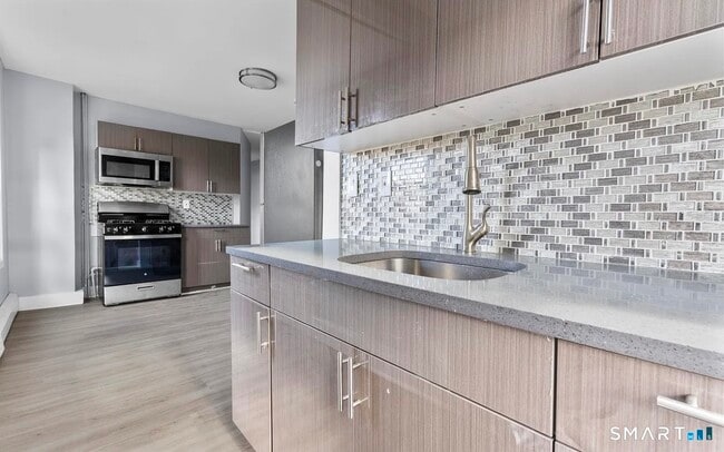 746 Maple St in Bridgeport, CT - Building Photo - Building Photo