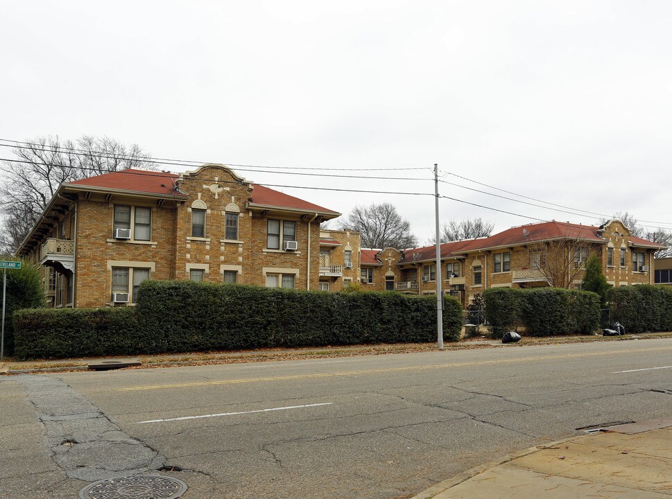 244 S Cleveland St in Memphis, TN - Building Photo