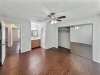 16343 Maplemont Dr photo'