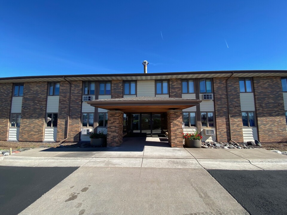 Lawnview Apartments in Superior, WI - Foto de edificio