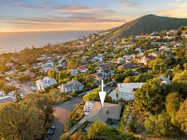 22271 3rd Ave in Laguna Beach, CA - Building Photo - Building Photo