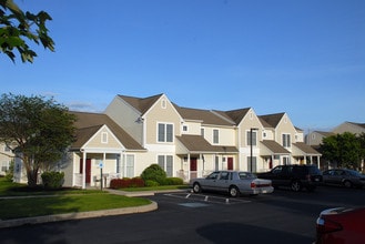 1 Carousel Cir in Hershey, PA - Foto de edificio - Building Photo