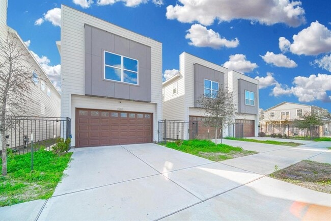 property at 2507 Des Chaumes St