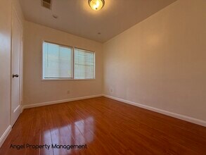 10724 Bancroft Ave in Oakland, CA - Building Photo - Building Photo