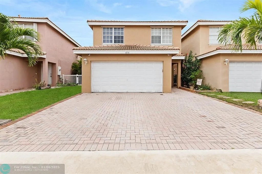 6716 NW 39th Ln in Lauderhill, FL - Building Photo