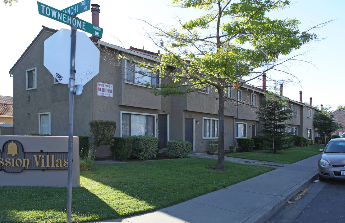 Mission Villas Apartments in Stockton, CA - Building Photo