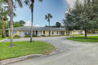 12050 Ellison Wilson Rd in North Palm Beach, FL - Building Photo - Building Photo