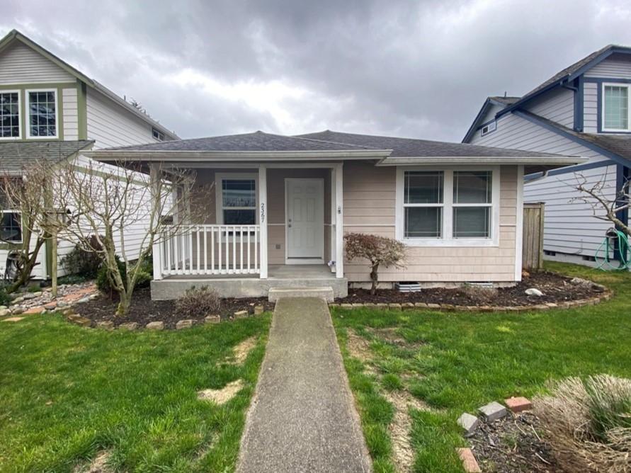 2367 McDonald Ave in Dupont, WA - Building Photo