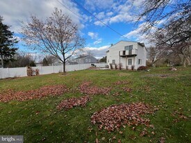 669 N Henderson Rd in King of Prussia, PA - Building Photo