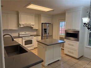 25 Frontier Dr in Edinburg, TX - Building Photo - Building Photo