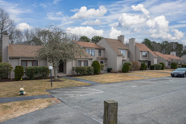 Buck Island Village Condominiums in West Yarmouth, MA - Building Photo - Building Photo