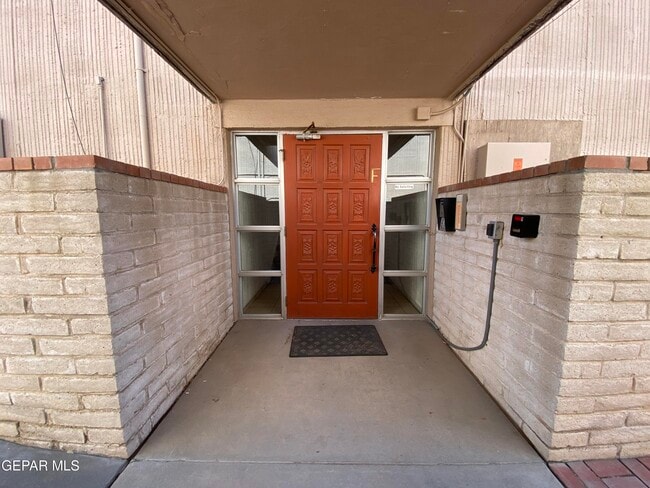 252 Shadow Mountain Dr in El Paso, TX - Building Photo - Building Photo