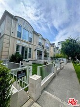 137 Crescent Dr in Beverly Hills, CA - Building Photo - Building Photo