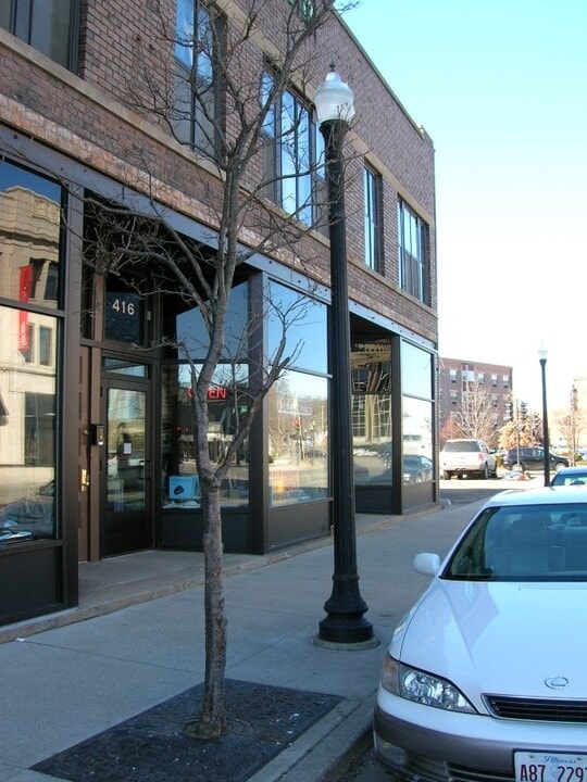 418 Pleasant St, Unit 418.5 in Beloit, WI - Building Photo