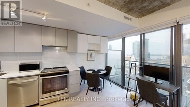 60 Colborne St in Toronto, ON - Building Photo - Building Photo